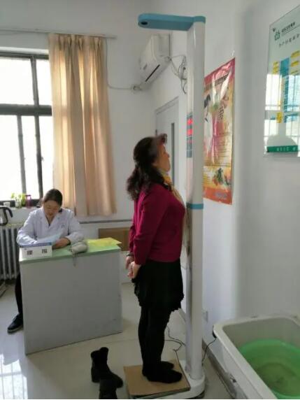 医院测量身高体重的仪器今日看点医院测量身高为什么不用脱鞋子测量？